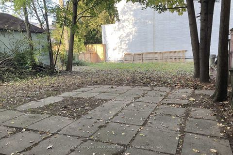 Photo 3 at 153 Glen Cedar Road, Cedarvale, Toronto