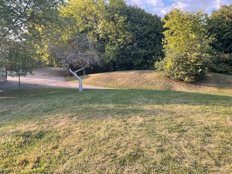 Photo 8 at 153 Glen Cedar Road, Cedarvale, Toronto