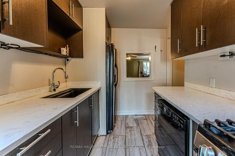 Photo 3 at 30 North Street, Wellington, Barrie