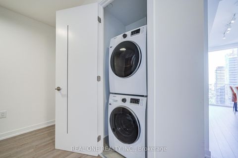 Photo 19 at 2803 - 357 King Street W, Waterfront Communities C1, Toronto