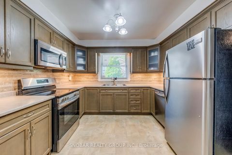 Photo 7 at 19 Deanewood Crescent, West Deane, Toronto