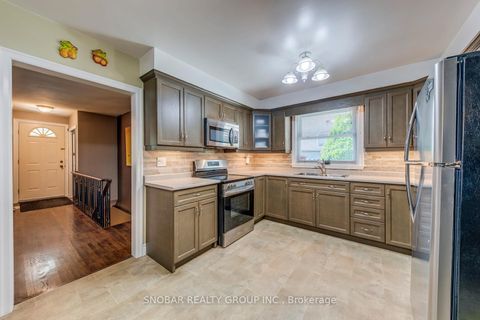 Photo 8 at 19 Deanewood Crescent, West Deane, Toronto