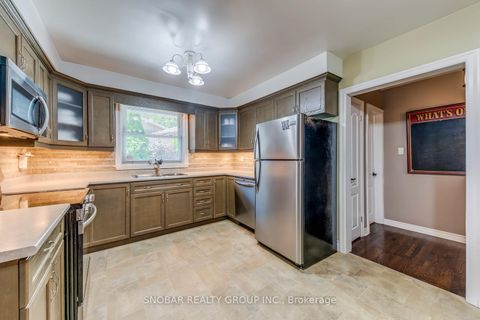 Photo 9 at 19 Deanewood Crescent, West Deane, Toronto