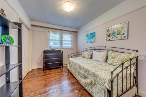 Photo 12 at 19 Deanewood Crescent, West Deane, Toronto