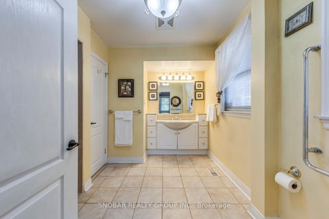 Photo 14 at 19 Deanewood Crescent, West Deane, Toronto