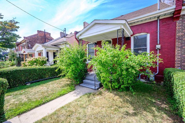 Photo 1 at 127 East Avenue N, Landsdale, Hamilton