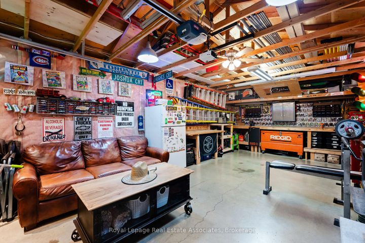 Photo 3 at 10 Normandy Boulevard, Georgetown, Halton Hills