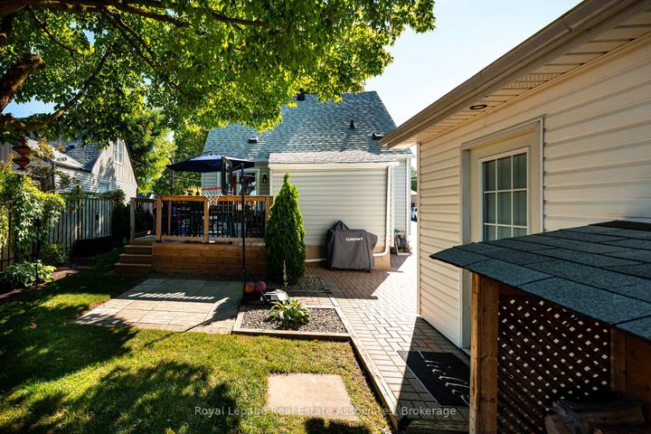Photo 4 at 10 Normandy Boulevard, Georgetown, Halton Hills