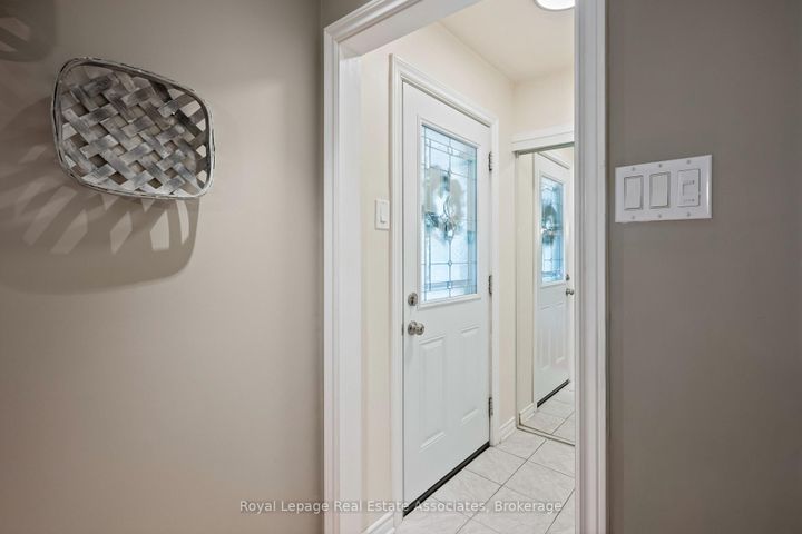 Photo 6 at 10 Normandy Boulevard, Georgetown, Halton Hills