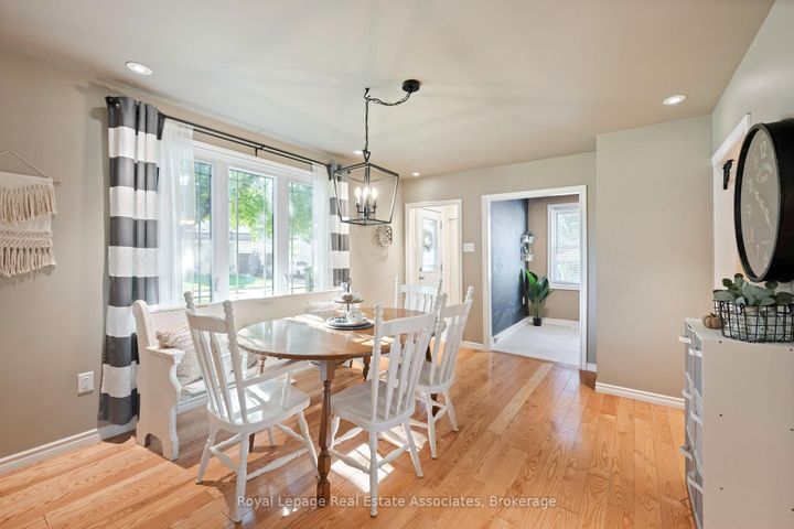 Photo 11 at 10 Normandy Boulevard, Georgetown, Halton Hills