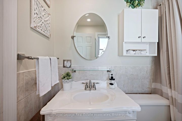 Photo 22 at 10 Normandy Boulevard, Georgetown, Halton Hills