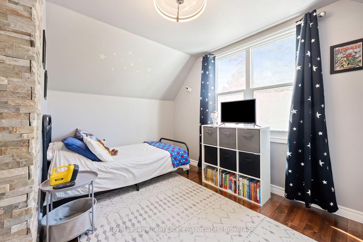 Photo 27 at 10 Normandy Boulevard, Georgetown, Halton Hills