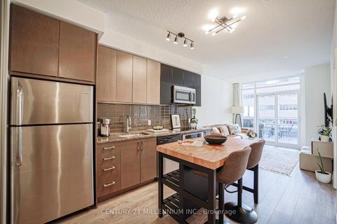 Photo 3 at 405 - 89 Dunfield Avenue, Mount Pleasant West, Toronto