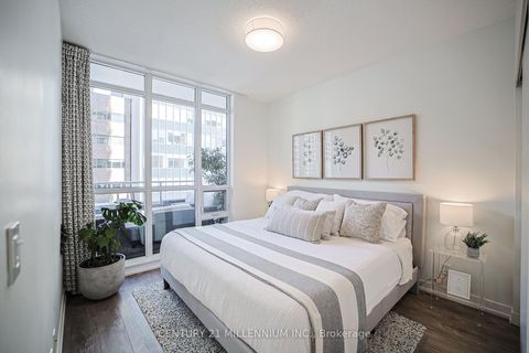 Photo 11 at 405 - 89 Dunfield Avenue, Mount Pleasant West, Toronto