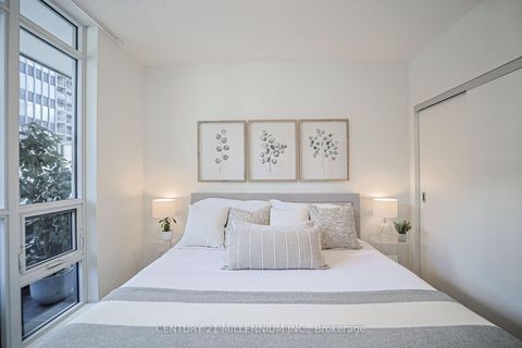 Photo 13 at 405 - 89 Dunfield Avenue, Mount Pleasant West, Toronto