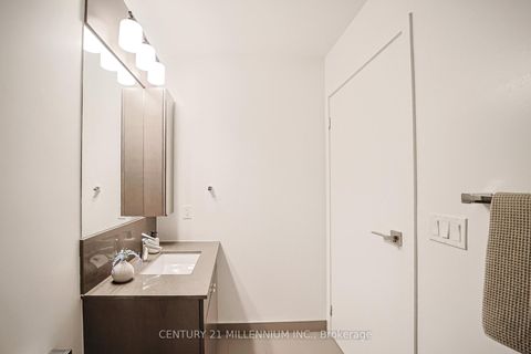 Photo 17 at 405 - 89 Dunfield Avenue, Mount Pleasant West, Toronto