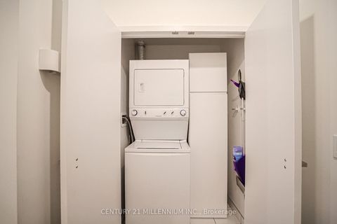 Photo 32 at 405 - 89 Dunfield Avenue, Mount Pleasant West, Toronto