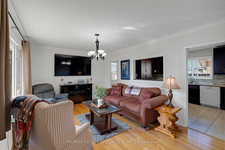 Photo 4 at 36 Norton Crescent, Georgetown, Halton Hills