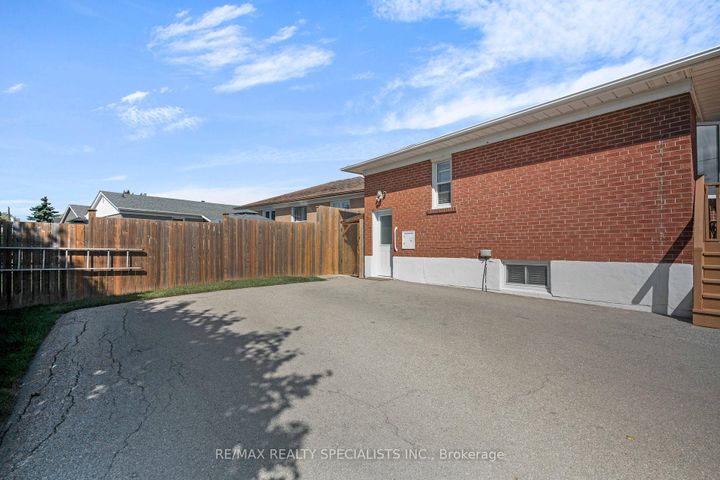 Photo 32 at 36 Norton Crescent, Georgetown, Halton Hills