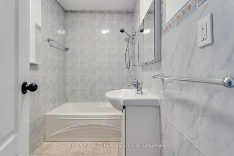 Photo 11 at 7 Mulberry Crescent, Oakwood Village, Toronto