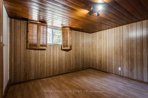 Photo 12 at 7 Mulberry Crescent, Oakwood Village, Toronto