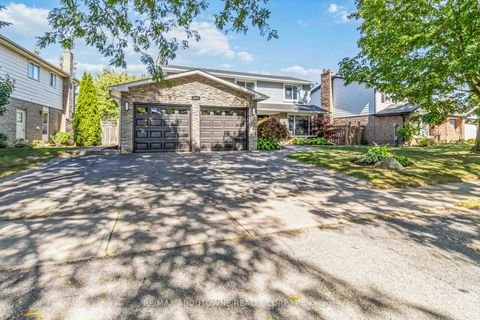 Photo 1 at 2485 Woburn Crescent, WO West, Oakville