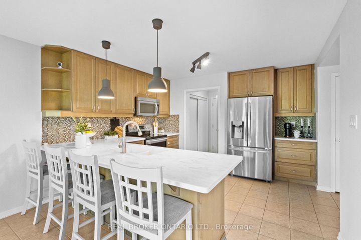 Photo 10 at 565 Attenborough Terrace, WI Willmott, Milton