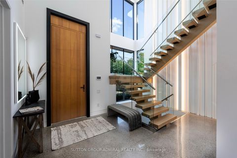 Photo 2 at 126 WOOD Lane, Mill Pond, Richmond Hill