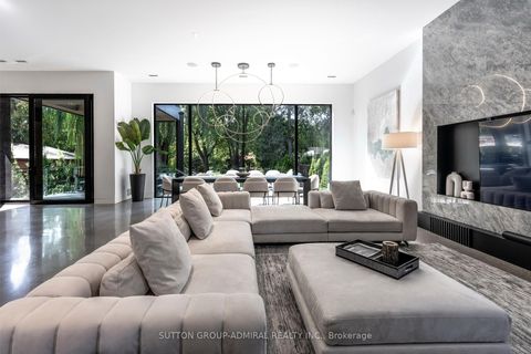 Photo 9 at 126 WOOD Lane, Mill Pond, Richmond Hill