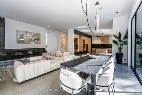 Photo 11 at 126 WOOD Lane, Mill Pond, Richmond Hill