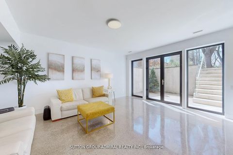 Photo 29 at 126 WOOD Lane, Mill Pond, Richmond Hill