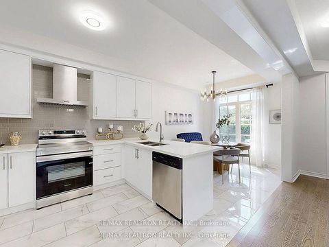 Photo 16 at 2 - 108 Dunlop Street, Crosby, Richmond Hill