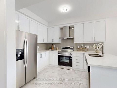 Photo 22 at 2 - 108 Dunlop Street, Crosby, Richmond Hill