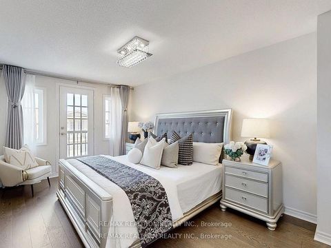 Photo 25 at 2 - 108 Dunlop Street, Crosby, Richmond Hill
