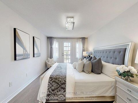 Photo 26 at 2 - 108 Dunlop Street, Crosby, Richmond Hill