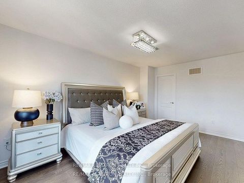 Photo 27 at 2 - 108 Dunlop Street, Crosby, Richmond Hill