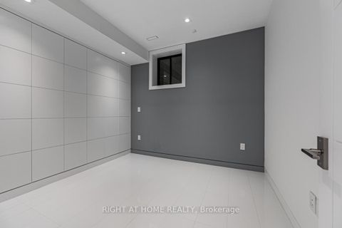 Photo 29 at 677 Huron Street, Annex, Toronto