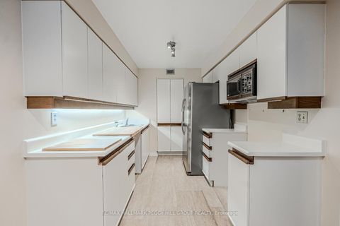Photo 4 at 824 - 80 Front Street E, Yonge Corridor, Toronto