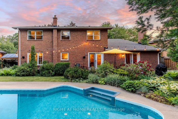 Photo 1 at 1456 Ballyclare Drive, Erindale, Mississauga