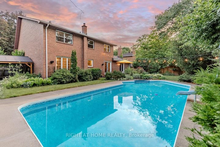 Photo 3 at 1456 Ballyclare Drive, Erindale, Mississauga