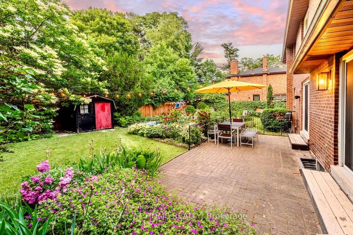 Photo 4 at 1456 Ballyclare Drive, Erindale, Mississauga