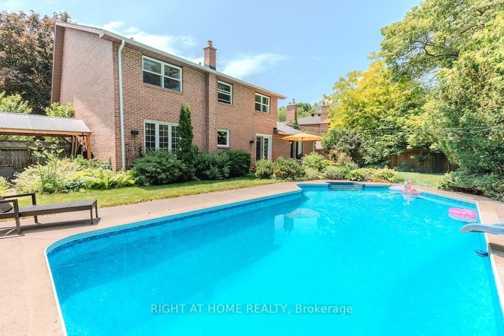 Photo 8 at 1456 Ballyclare Drive, Erindale, Mississauga