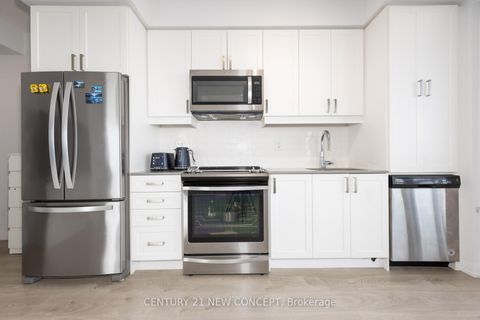 Photo 4 at 3415 - 7895 Jane Street, Concord, Vaughan