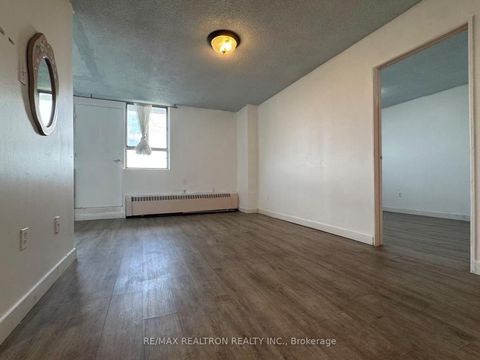 Photo 11 at 909 - 100 Dundalk Drive, Dorset Park, Toronto