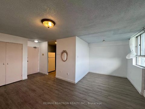 Photo 14 at 909 - 100 Dundalk Drive, Dorset Park, Toronto