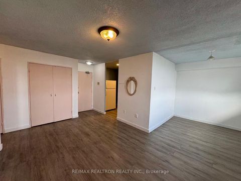 Photo 15 at 909 - 100 Dundalk Drive, Dorset Park, Toronto