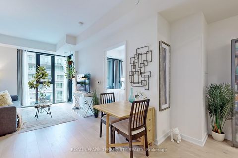 Photo 7 at 612 - 840 St Clair Avenue W, Oakwood Village, Toronto