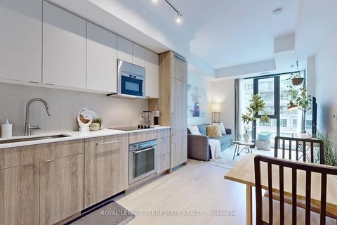 Photo 8 at 612 - 840 St Clair Avenue W, Oakwood Village, Toronto
