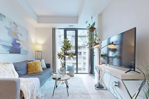 Photo 9 at 612 - 840 St Clair Avenue W, Oakwood Village, Toronto