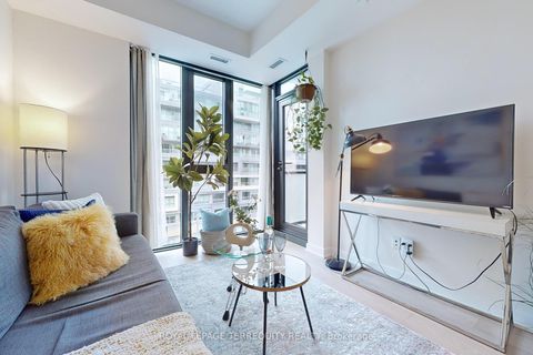 Photo 14 at 612 - 840 St Clair Avenue W, Oakwood Village, Toronto